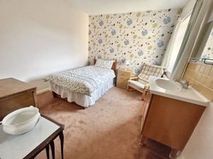 Bedroom- click for photo gallery
